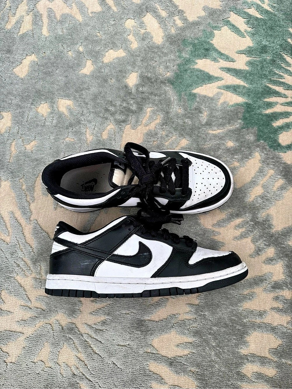 Nike Dunk Low Sneakers Black & White Girls US 4.5Y